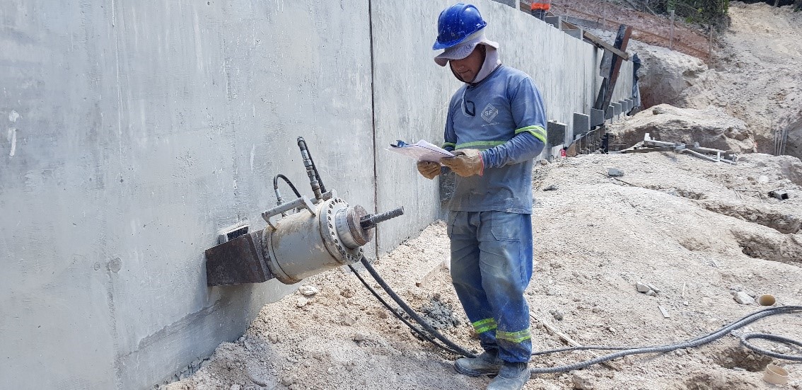 Ensaio de recebimento de Tirantes